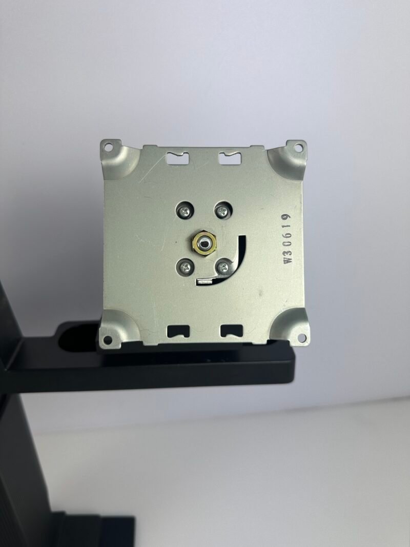Doppel-Monitorhalterung mit Standfuß und zwei schwenkbaren Monitoraufnahmen